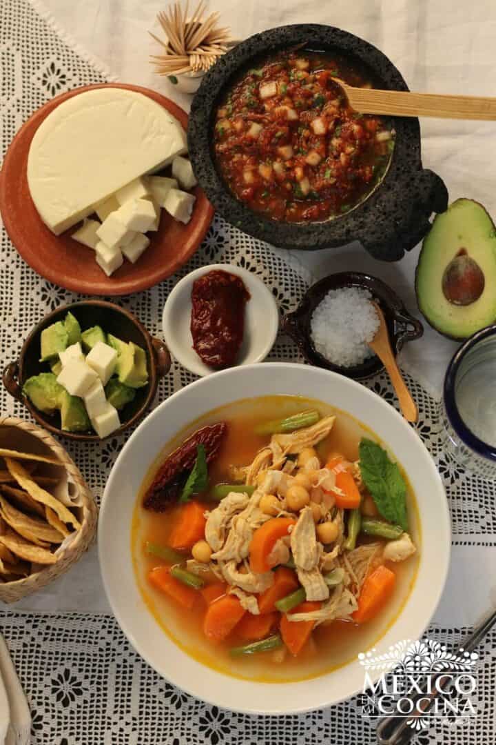 Caldo Tlalpeño