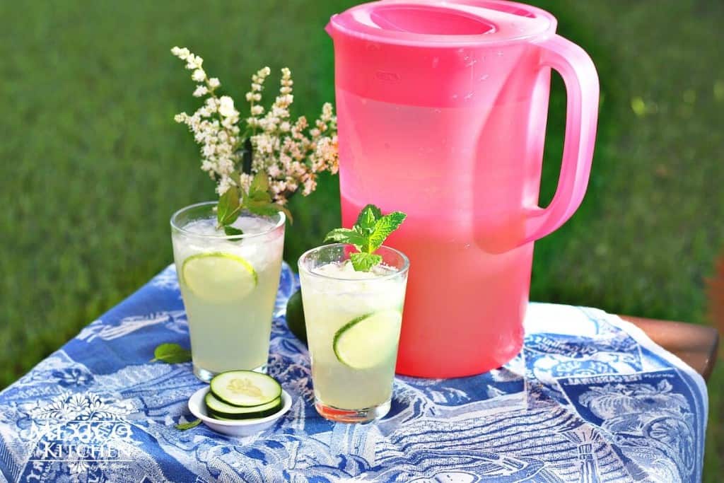 Agua fresca de pepino y limon